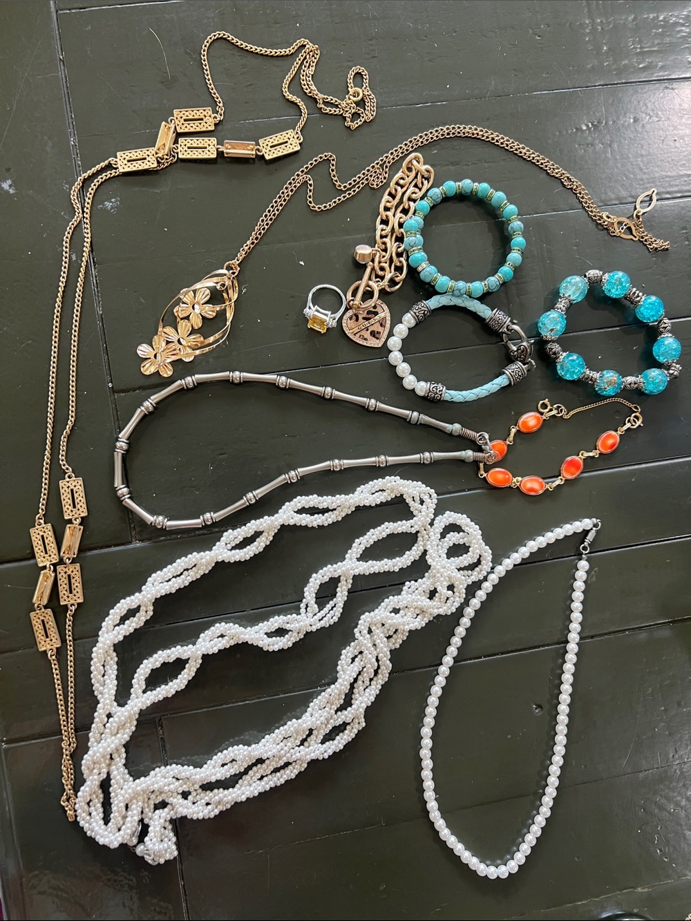 Mixed Womens Jewelry Set - Turquoise, White Pearls & Gold Accents